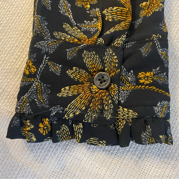 Women’s Tommy Hilfiger soft woven size small - Picture 3 of 4